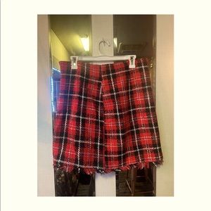 black white and red large skirt! good condition.
